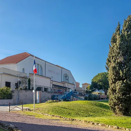 Superbe Flamand Rose Roquebrune-sur-Argens